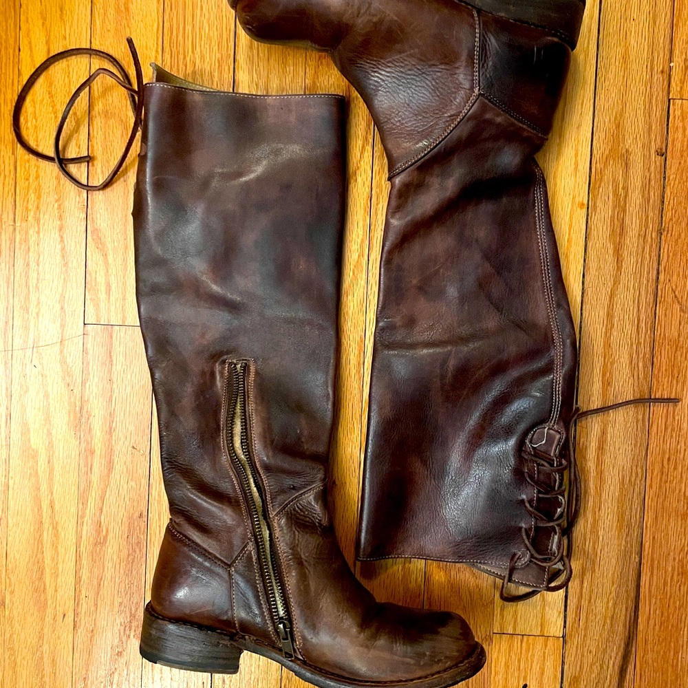 Bed | Stu Manchester Boots Size 6.5